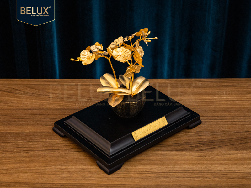 Chậu Hoa Lan Hồ Điệp 3 Cành dát vàng 24k KT 22x15x24cm